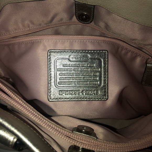 Coach Leather Handbag Purse Leather Ivory White & Silver - Picture 6 of 7